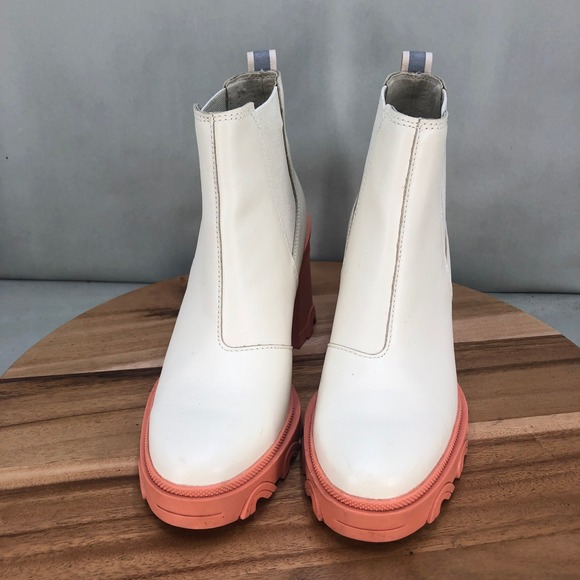 Sorel Brex Boot Chelsea White Peach Pink Chunky Lug NL4350-120 Womens Size 8.5 - Picture 2 of 7